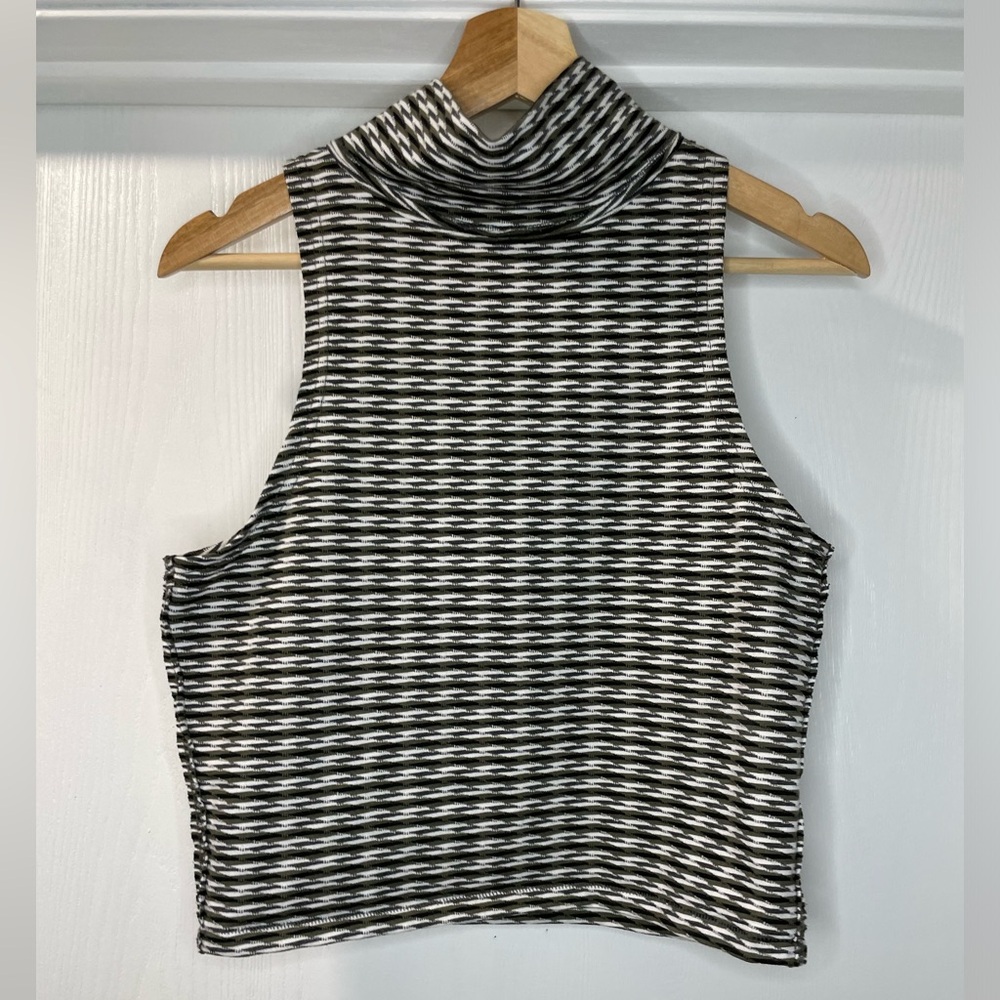 Free People Mock Neck Tank Top in Moss Green. Size S